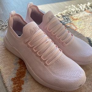 BRAND NEW APL light pink Techloom shoes
